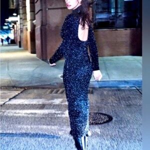 ZARA OPEN BACK KNIT TINSEL DRESS
BLACK. SIZE M